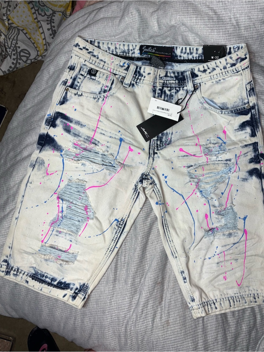 Bleach-Wash Paint-Splatter Distressed Men’s Shorts - White with Pink & Blue